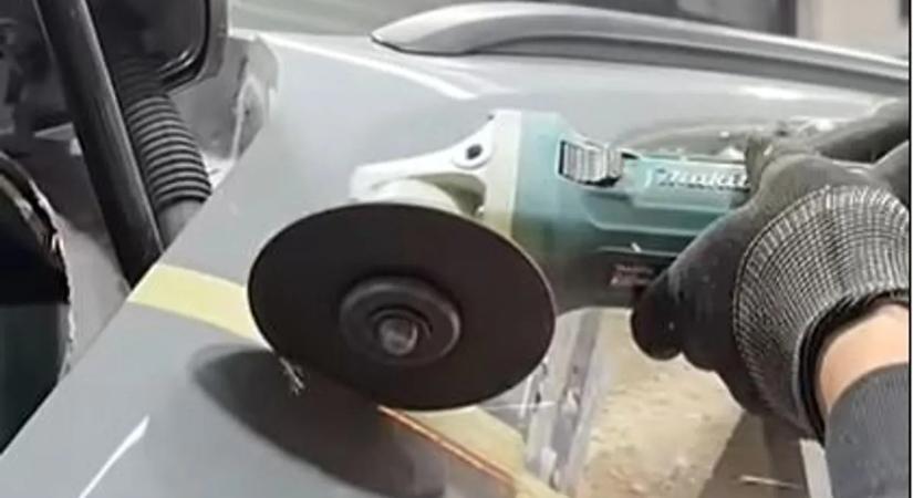 Ez durva! Így születik újjá egy erősen oldalsérült autó!