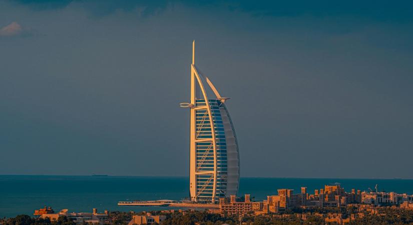 Egy évre bezár a Burj Al Arab – Dubaj jelképe nem az egyetlen luxusszálloda, ami nem fogad vendéget