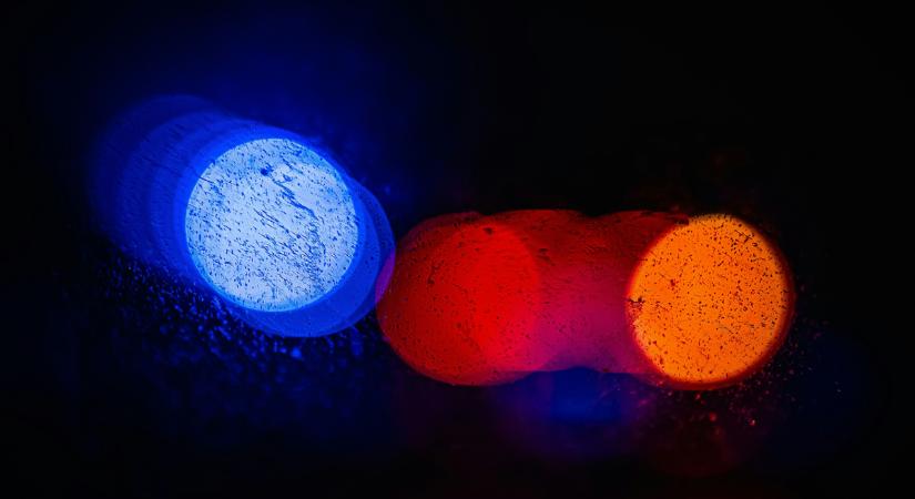 Árokba borult és feje tetejére állt egy autó Csombárdon