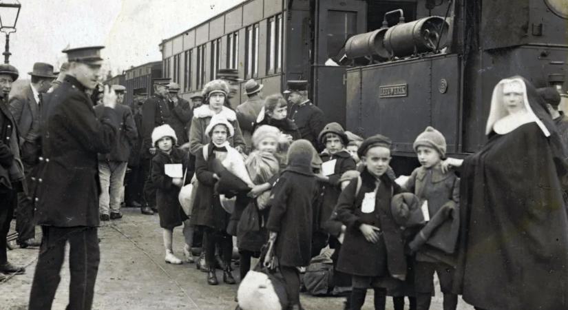 A gyermekvonatok, amikkel egy évszázada hatvanezer gyerek utazott Magyarországról Nyugat-Európába