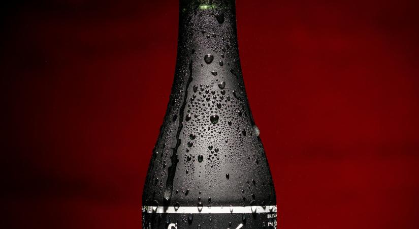 60 másodperc alatt lehűthető bármilyen ital egy új módszerrel, és még pénzt is spórolunk