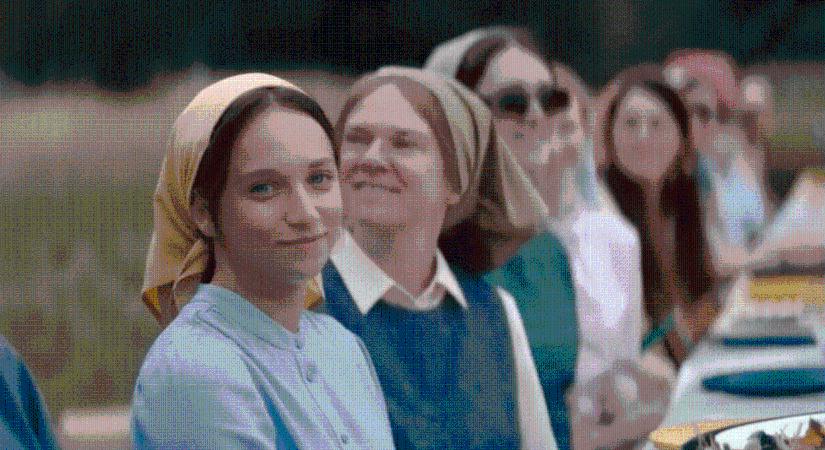 Tisztátalan: A szerepek börtöne, a láthatatlan póráz és a világméretű színház (kritika)