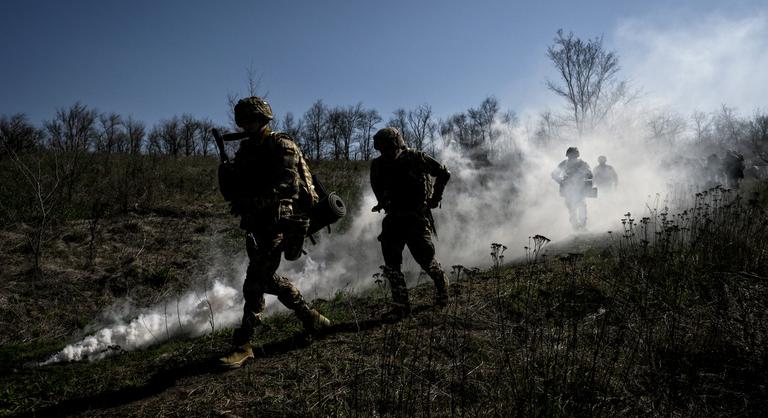 Ukrajna elpusztított egy orosz hadihajót, videóra vették az egész akciót - Oroszország háborúja Ukrajnában – az Index pénteki hírösszefoglalója