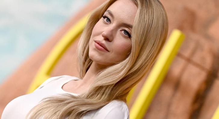 Kiderült, miért vágták ki Sydney Sweeney jelenetét Az ördög Pradát visel 2-ből