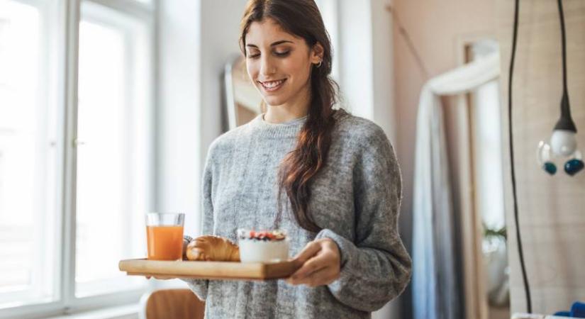 Ez történik, ha éhgyomorra iszol kávét: 4 mindennapi hiba a reggelizés során, amit sokan elkövetnek