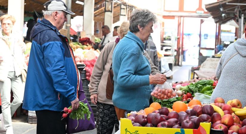 Kardvirág vagy egészségbomba? Sokan csak találgatják, mi az a zöld köteg a szolnoki piacon – galériával