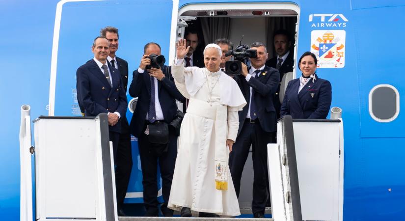 XIV. Leó pápa az azonos nemű párokról, a háborúról és a migrációról beszélt