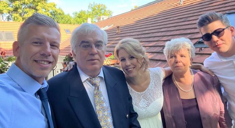 Ritkán látható, személyes posztot tett közzé Magyar Péter