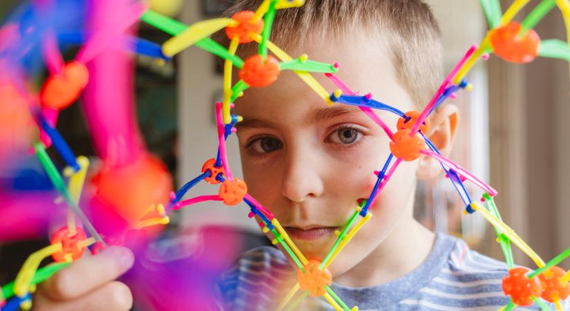 Mesterséges intelligencia segíti az autizmussal és ADHD-val élő családok életét