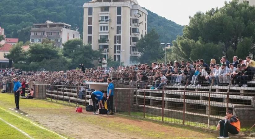 Pánik a stadionban: beszakadt a lelátó a focimeccs közben