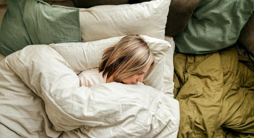 Ezért alszol rosszul 30 felett – és így tedd pihentetőbbé