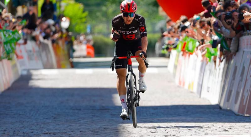 Kt ve mg korcsolyzott, most szakaszt nyert az Alpok Krversenyn