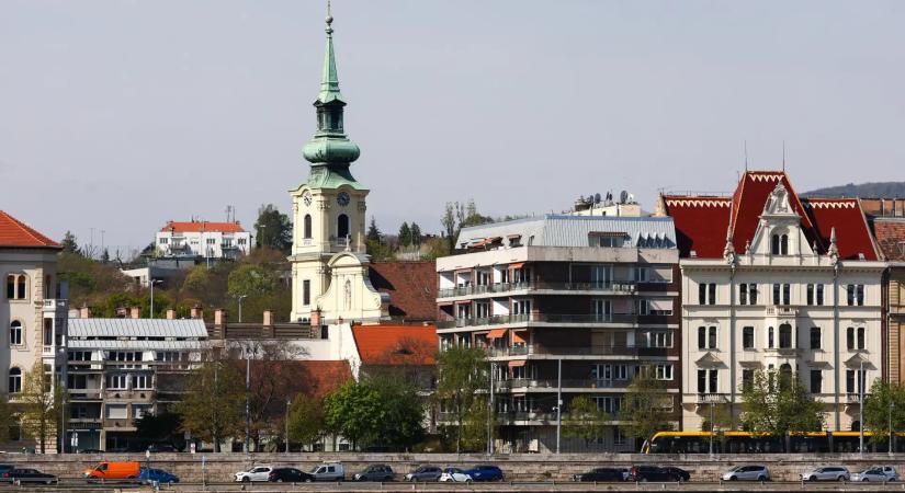 Leálltak a felújítások Mészáros Lőrinc holdingjánál a kiürített kasszák miatt