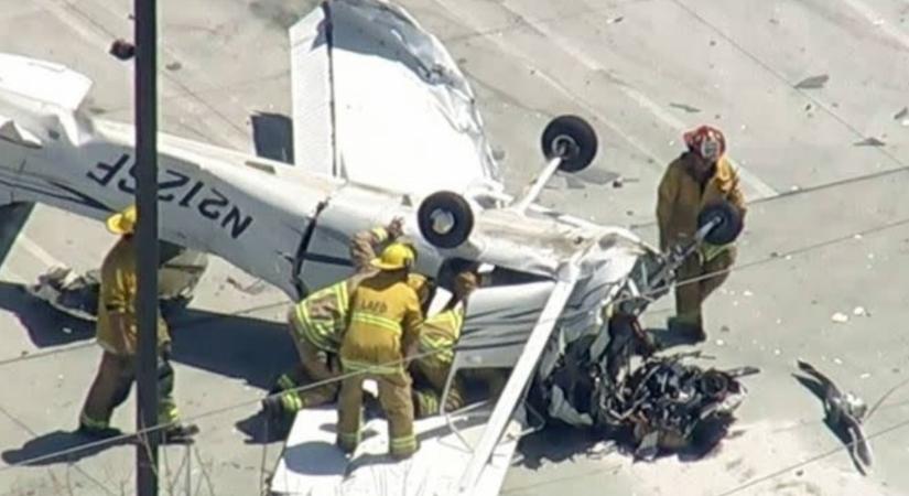 Vezetékeknek ütközött és a parkolóba zuhant egy kisrepülő Los Angelesben