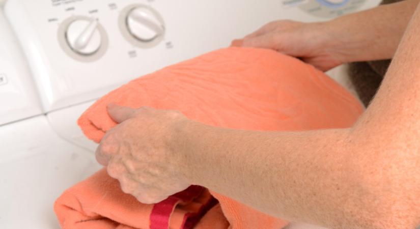Milyen gyakran kell mosni a törölközőket: a bőrgyógyász pontos számot ad meg