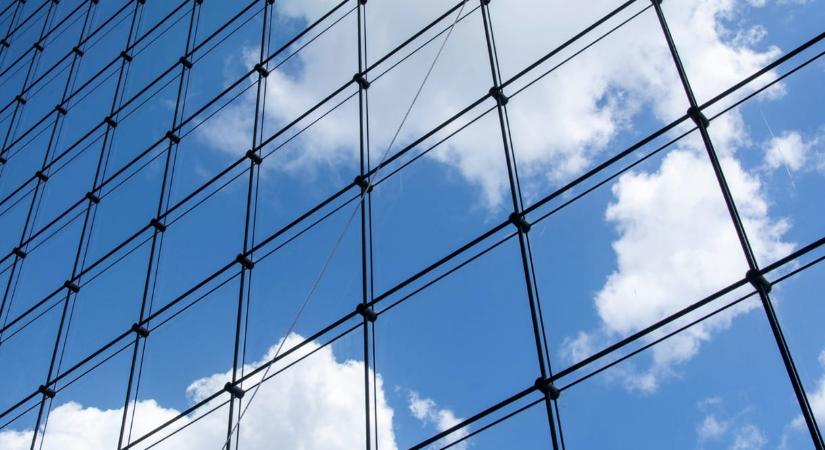 Eddig sehol sem találták, de most megmutatták: ilyen lehet az ideális üveg