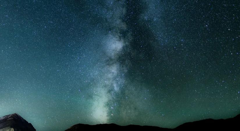 Hoppá! Különleges látogatót vett fel az égboltfigyelő kamera