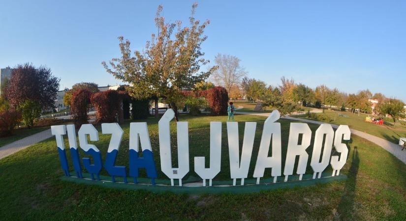 Május elsején robban a bomba a tiszaújvárosi cukrászdában! Kiderült, mivel készülnek a 60. évfordulóra – videóval