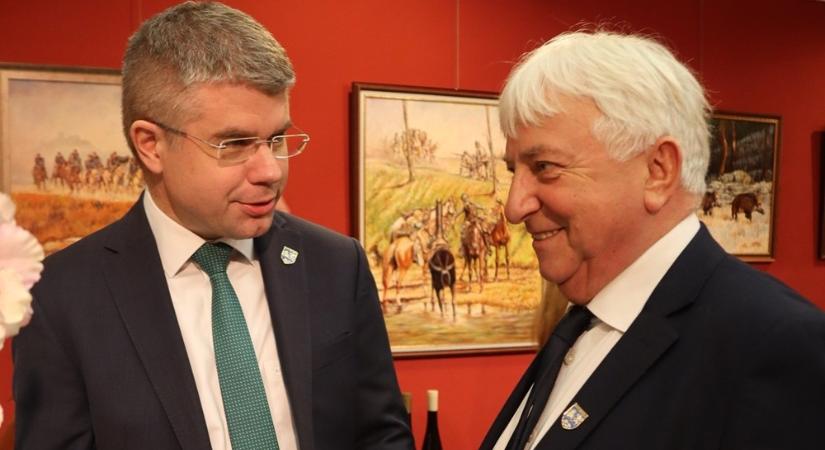 Közel minden harmadik posztja Ágh Péterrel készült a kampány idején Fehér Lászlónak, Celldömölk ős MSZP-s polgármesterének