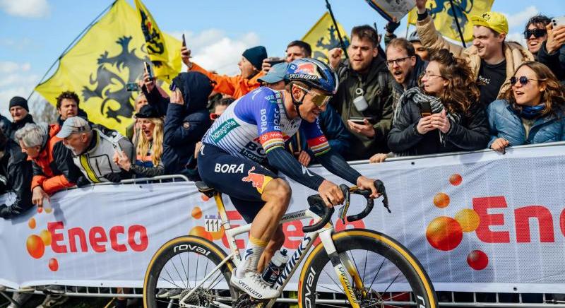 rk szvetsg kt kerken, letre szl szerzdst kttt Remco Evenepoel s a Specialized