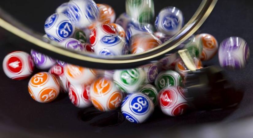 Kihúzták a hatoslottó csütörtöki nyerőszámait: 155 millió forint volt a tét