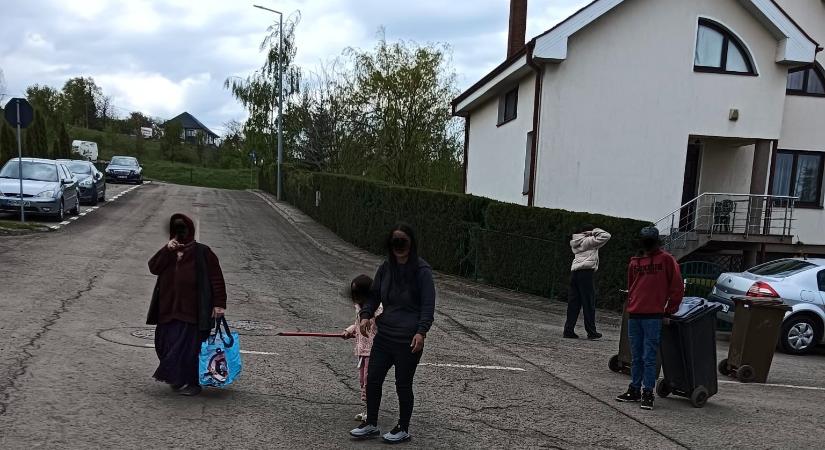 Fényes nappal tűnnek el a kukák a marosvásárhelyi Belvedere negyedből
