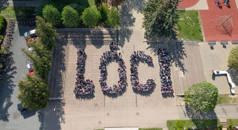 Visszavárják Lócit – élőképpel üzent neki a szombathelyi iskola közössége