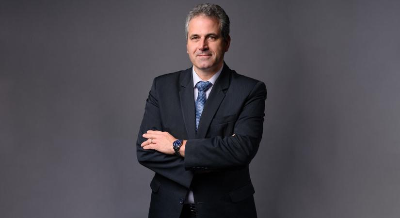 Kamarai elnök: „Az egészségügyi szakdolgozók olyan fokú terhelésnek vannak kitéve, amiből valamennyi kolléga fel akar lélegezni” – Ezt várják az új kormánytól az egészségügyisek