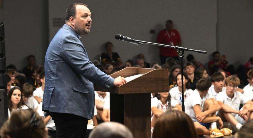 Esztergomi Bazilika plébánosa: Ha elengedjük a valóságot, az megbosszulja magát. A mostani választás fényes példával szolgál erre