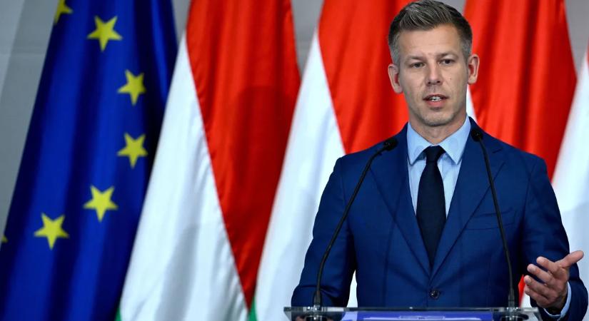 Magyar Péter színt vall: visszakerül az uniós zászló a Parlamentre