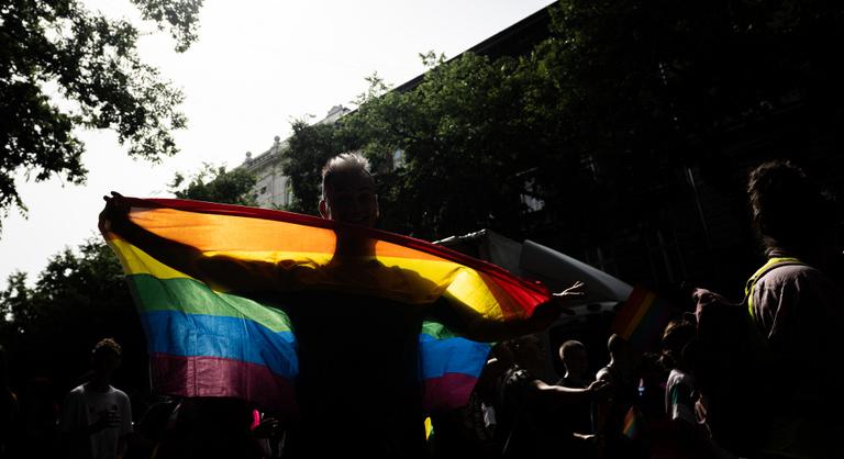 Nyilvánosságra hozták, hogy ki áll az első magyar LMBTQI-tévécsatorna mögött