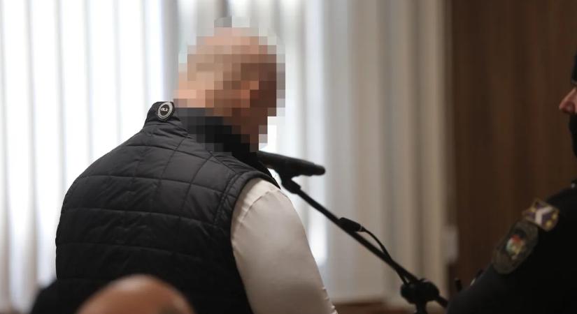 Az utolsó szó jogán szólalt meg Curtis bátyja: az öccse és az édesanyja is távol maradt