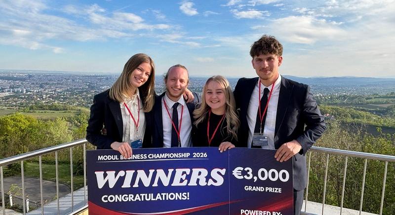 Nemzetközi esettanulmány-versenyen arattak győzelmet a BBTE közgazdász-hallgatói