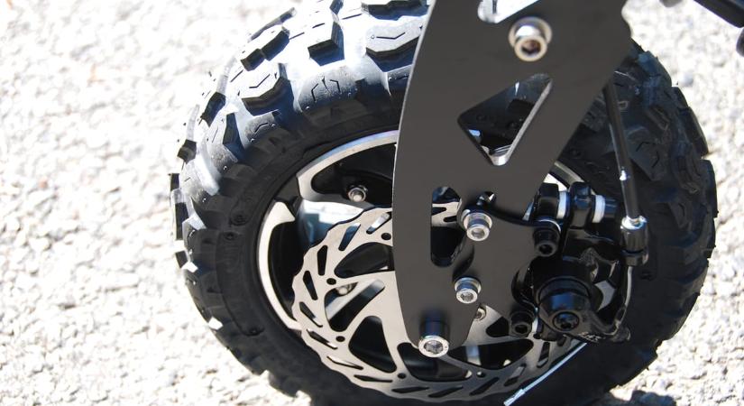 Milliókat is bukhatnak a robogósok és e-rolleresek, pedig pár ezer forinttal megúszhatnák