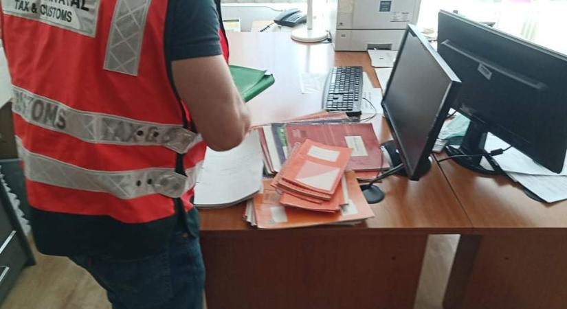 Tavaszi razziák: több ágazatot is ellenőriz a NAV Békés vármegyében