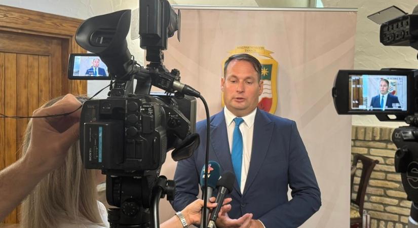 A Magyar Nemzeti Tanács elnöke elítéli a magyarokat sértő falfirkát