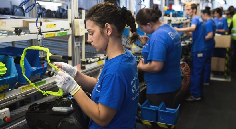 Fordulat a jászberényi Electrolux-gyár bezárásában: megpróbálják megmenteni, megkezdődött a kormányzati beavatkozás – a svédek egyszer már közbeléptek