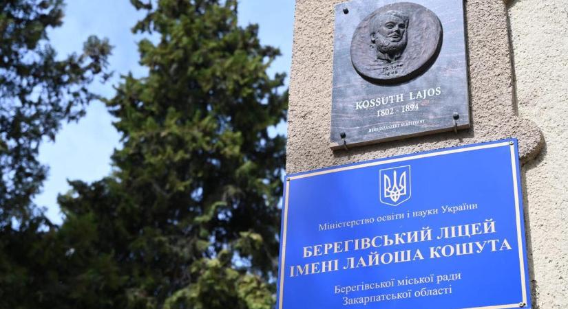 Oktatási reform: a Beregszászi Kossuth Lajos Líceumban az új lehetőségekről egyeztettek a diákok számára
