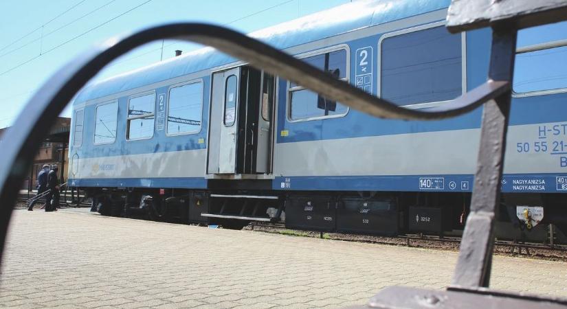 Vadat gázolt a hatvani vonat, akkora a baj, hogy tovább sem tud menni