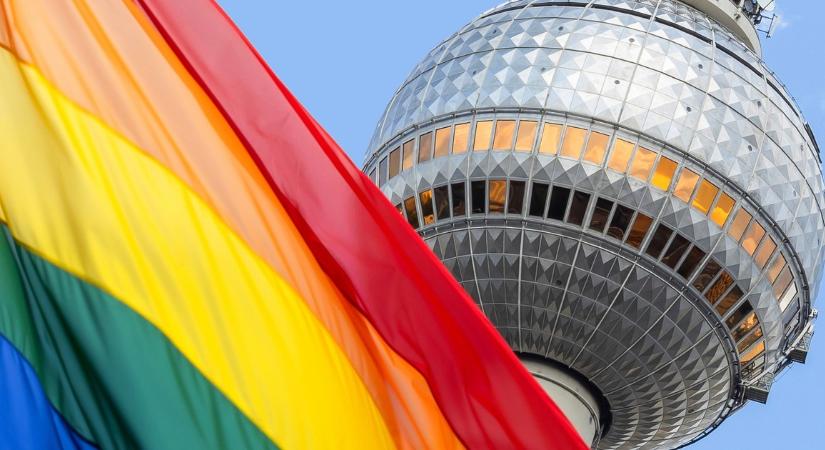 Kiderült, ki áll a Szivárvány TV, az első hazai LMBTQI-tévécsatorna mögött