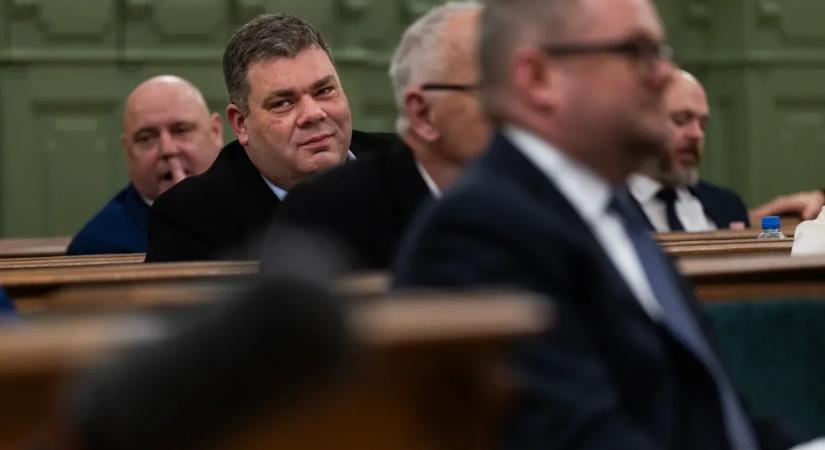 A Fidesz-KDNP frakció többsége nemmel szavazott, most sem oszlatták fel a győri közgyűlést