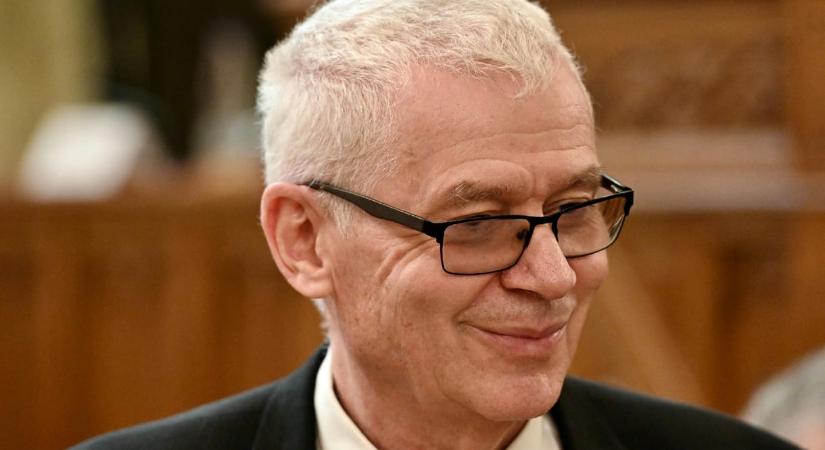 Reagált Alkotmánybíróság: a Polt Pétert lemondásra felszólító nyilatkozatok kizárólag politikai természetűek