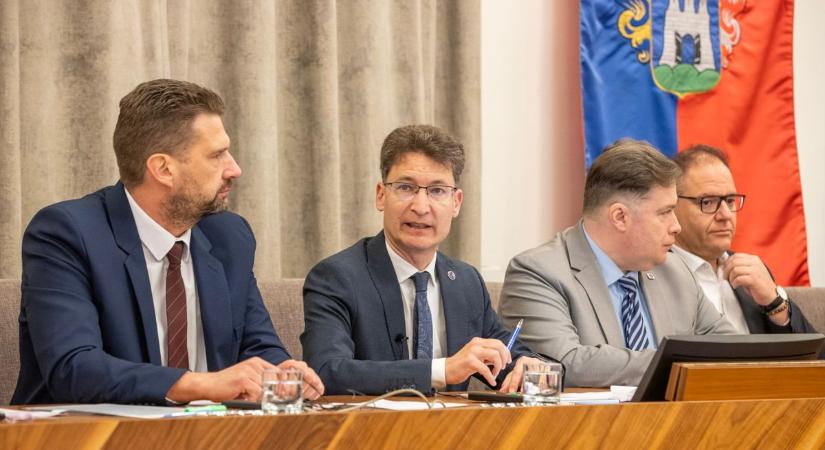 Több milliárdos fejlesztések jönnek Fehérváron – óvodák, kamerák, biciklitámaszok! (galéria)