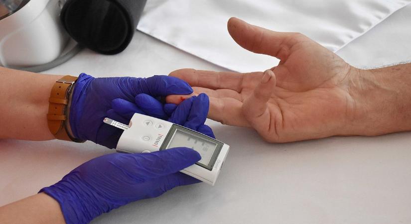 Ingyen házhoz viszik a vizsgálatot, csak a személyit kell bemutatni