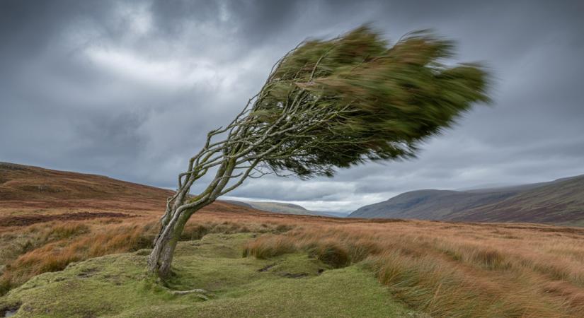 Viharos széllel tör be a hidegfront Magyarországra