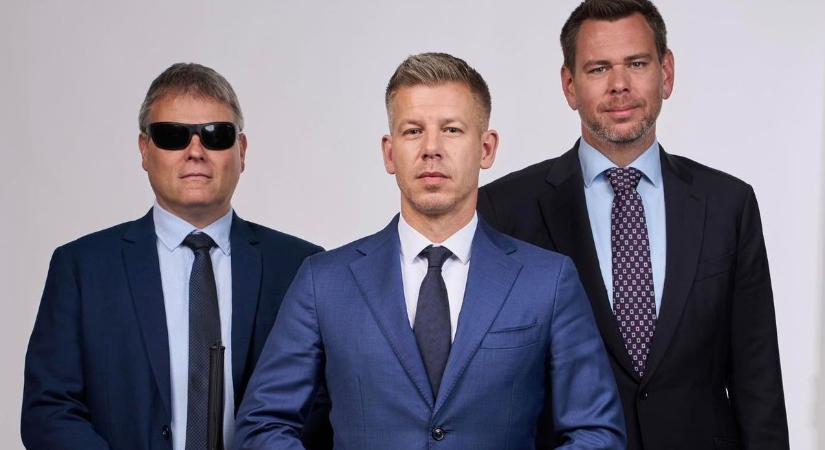 Magyar Péter 2024-ben: Vitézy Dávid a Fidesz hekkje; Magyar Péter 2026-ban: Vitézy Dávidot kértem fel közlekedési miniszternek