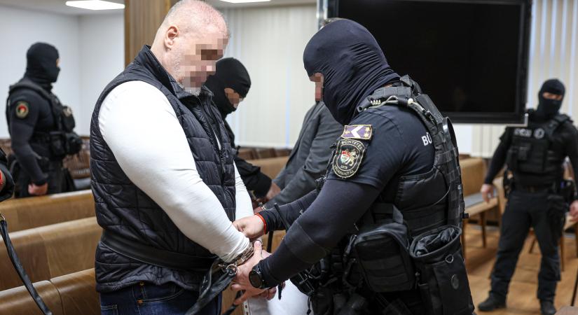 Ezt mondta Curtis bátyja az utolsó szó jogán a tárgyaláson: "Nem vagyok gyilkos" – fotók