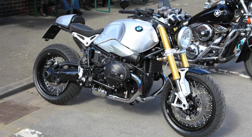 Mutatjuk, milyen motorral száguld Tom Cruise Magyarországon