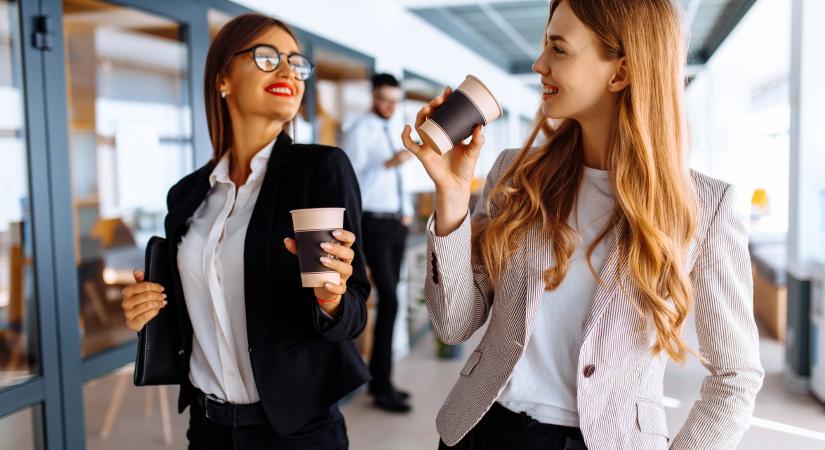 Stílus az irodában: Ezt hordják az igazán befolyásos nők a munkahelyükön