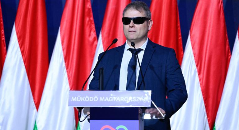 Tizenhat évesen elvesztette a látását, most miniszter lett – bemutatjuk Kátai-Németh Vilmost